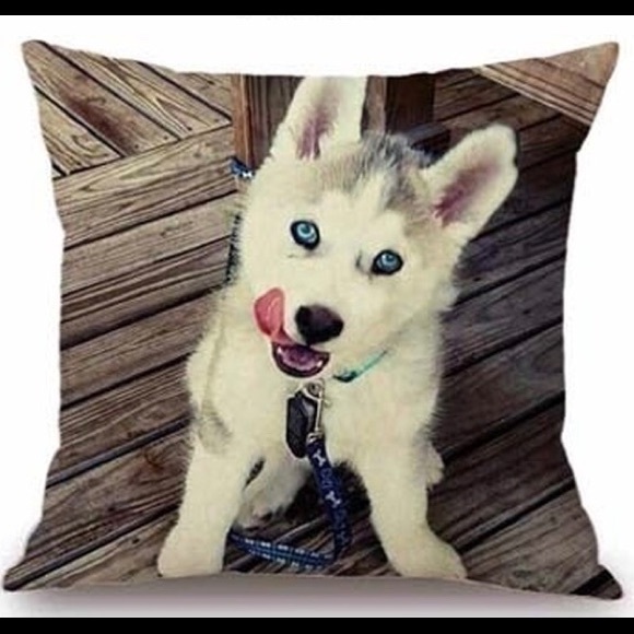 Alaskan Husky pup Throw Pillow Cover. - Picture 1 of 2